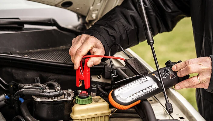 12V Cordless Jump Starter with LED Lights WORX WX852.1